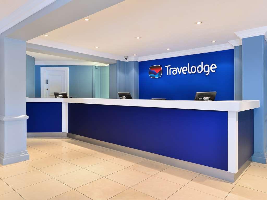 Travelodge Bath Waterside Экстерьер фото