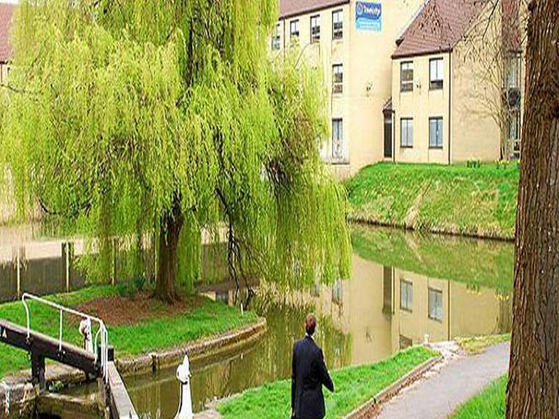 Travelodge Bath Waterside Экстерьер фото