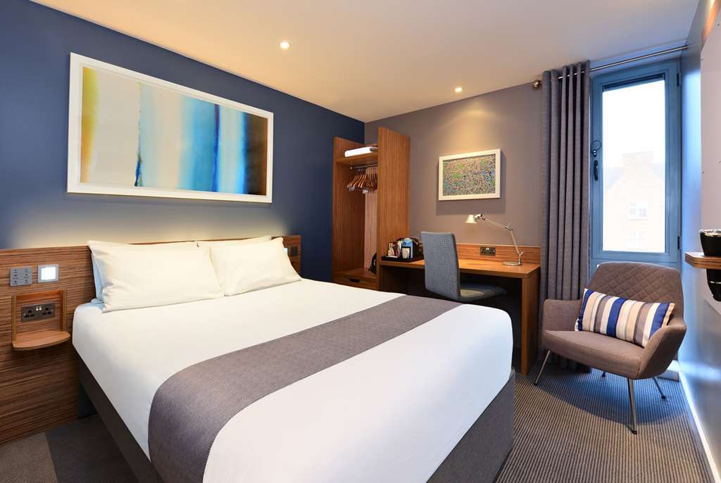 Travelodge Bath Waterside Номер фото