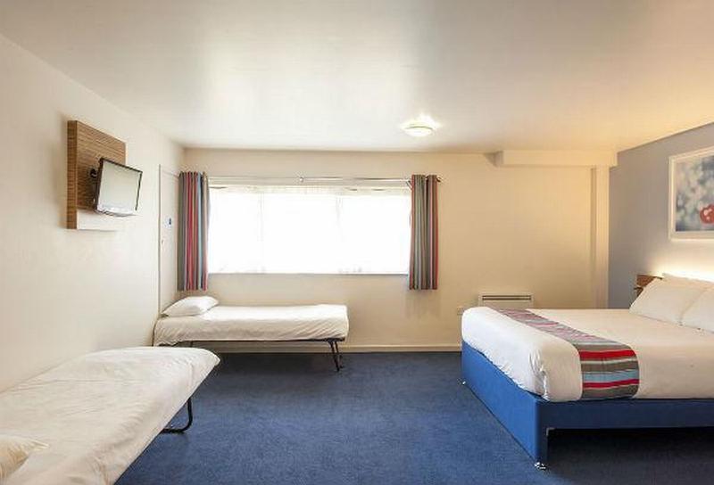Travelodge Bath Waterside Экстерьер фото